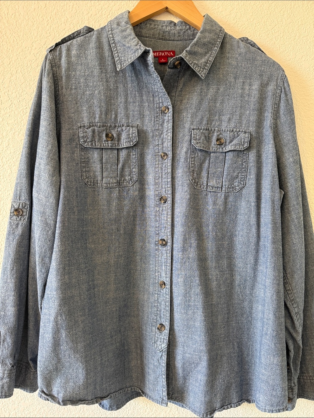 Merona 100% Cotton Denim Blue Chambry Button Down Shirt,L,roll-up/button sleeves